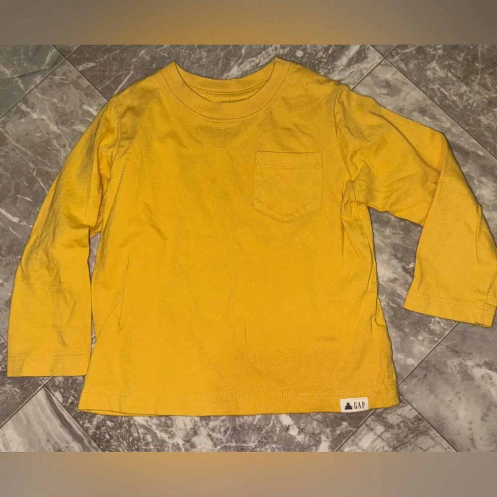 GAP Toddler Boys 2T Long Sleeve Shirts 3 Piece Bundle